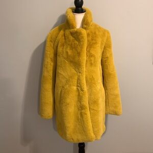 APPARIS faux fur NWT